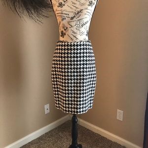 Limited herringbone pencil skirt size 0